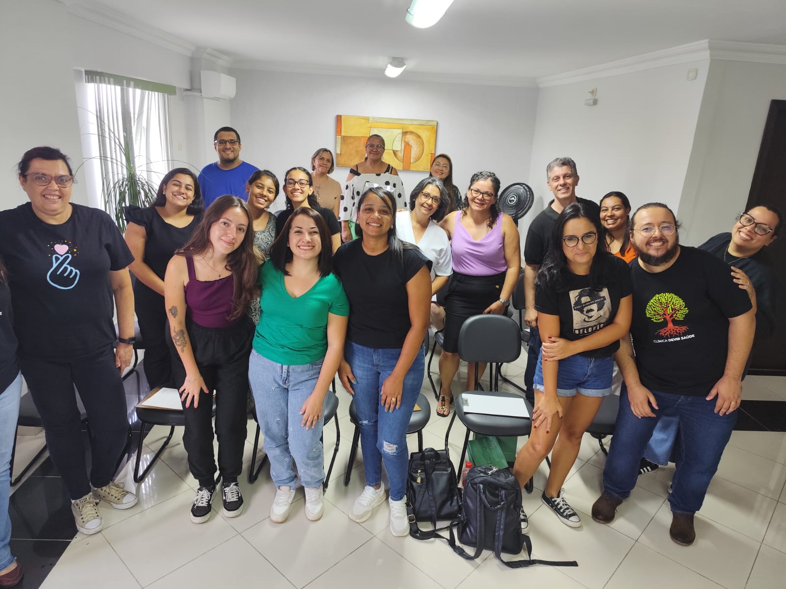 Turma reunida em uma formação do Instituto Hupomnemata