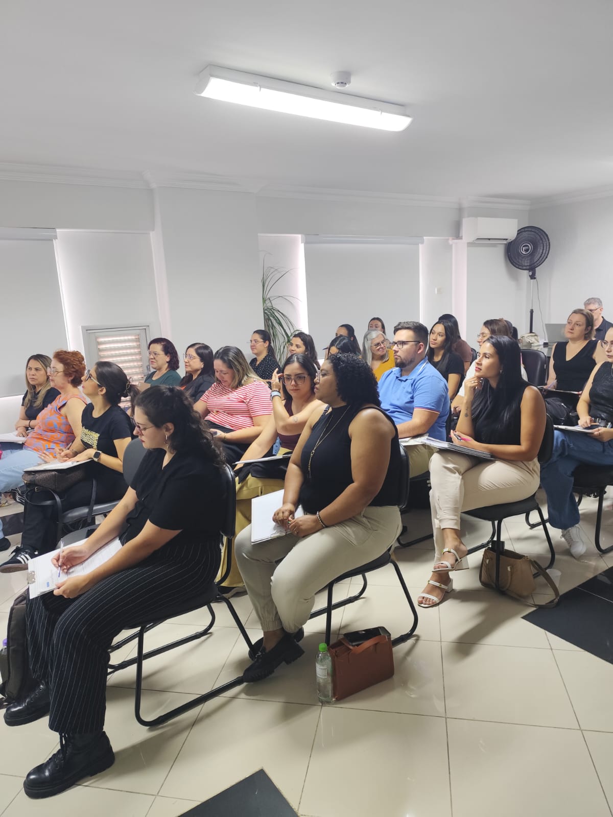 Participantes em uma formação presencial do Instituto Hupomnemata